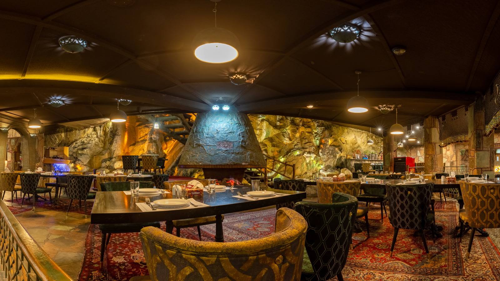 رستوران سنتی کوهستان